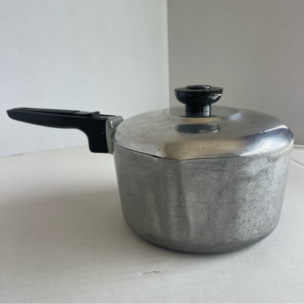 Vtg Magnalite Wagner Ware Sidney O The Gourmet Double Spout Pan 4682 W/Lid 2qt